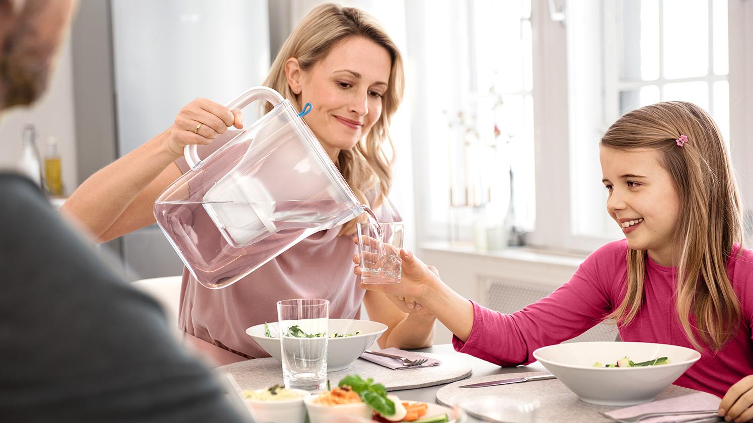 BRITA fill&enjoy Style soft blue family mother