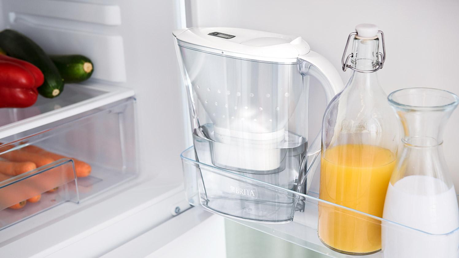 BRITA fill&enjoy Marella Cool white fridge door